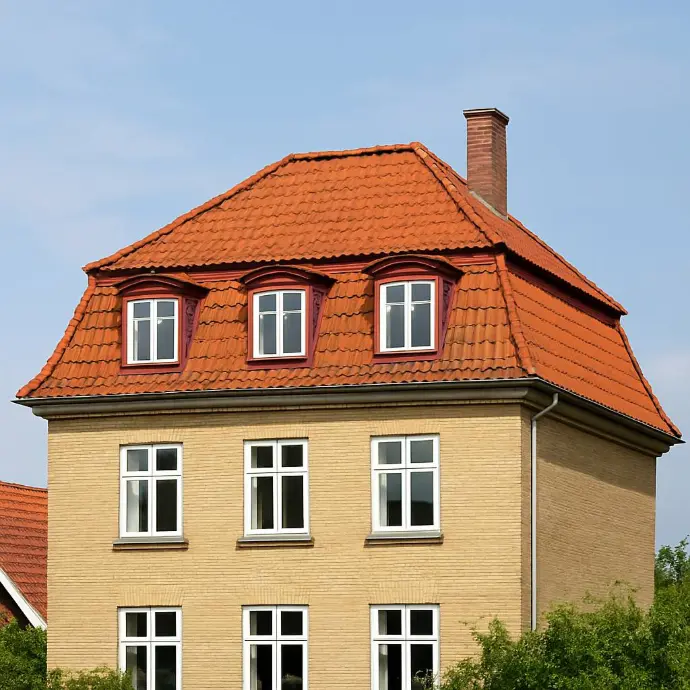 Mansarddach auf Mehrfamilienhaus Hollabrunn Mansarddach auf Mehrfamilienhaus Hollabrunn